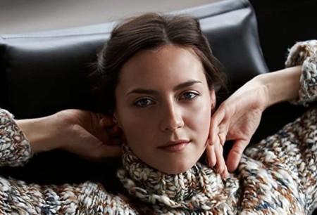 Actress Mia Pistorius has a net worth of $300,000.