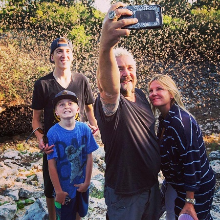 Guy and Lori had their first met on a restaurant in Long Beach city, California