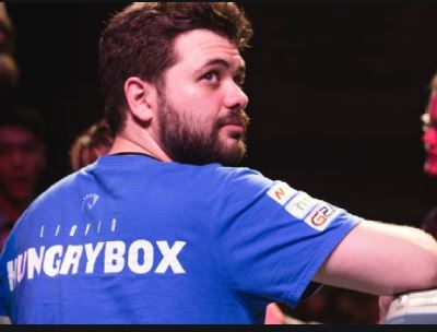 Represting His Team At e-sport Tournaments