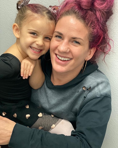 Mixed martial arts, Tim Ellion is unmarried man 