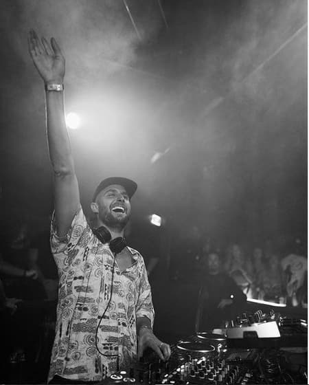 Paul Fisher Djing in front of a huge crowd