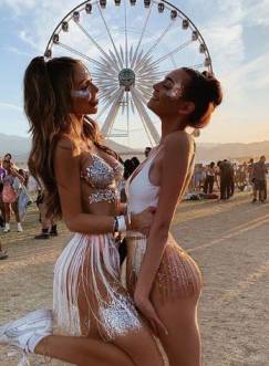 Caroline Einhoff Photos