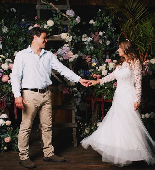 The new Bride, Bindi Irwin Shares an Wedding Pictures on Instagram