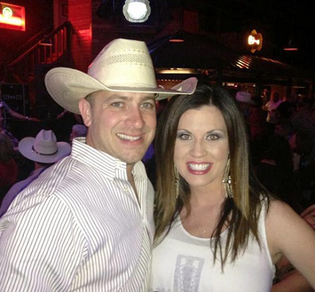 Jennifer Brennan Captured The Photo With Her Fiance, Todd Foster