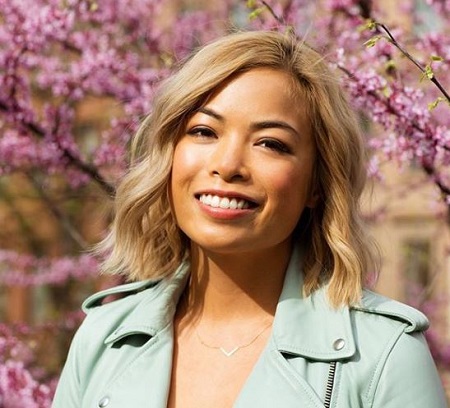  The journalist Jia previously served as a contributing editor at The Hairpin.