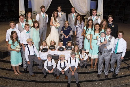 Jill Duggar and Derick Dillard Were Married Infront of 100 Duggar Family Members 