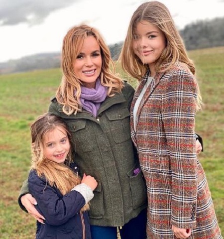 Alexa Louise Florence Hughes With Her Mom, Amanda, And Sister Hollie 