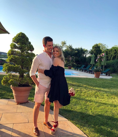 Avery Singer Captured The Cosy Picture With Handsome Guy