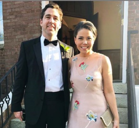  The journalist Angie Goff is married to a pediatric dentist since April 5, 2008.