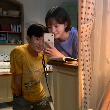 Park Kyu-young Posted The Mirror Selfie With Kang Ki-Doong