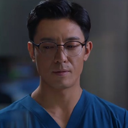  Kim Joo-hun on Dr. Romantic 2 as Park Min-gook