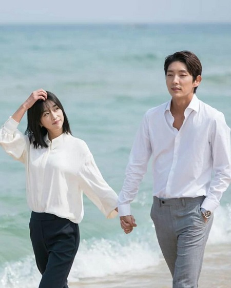 Seo Ye-Ji and Lee Joon-gi 