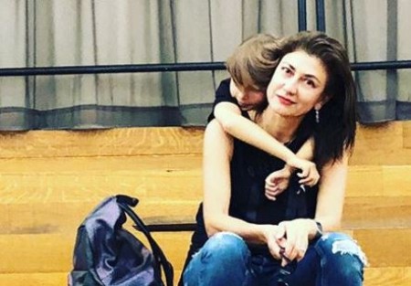 Leticia Huijara isn't married but she has a child.