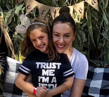 Elizabella Dylan Bugilari with her celebrity mother Alyssa Milano.