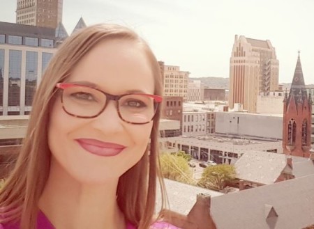 Harmony Mendoza has a net worth of $1 million.