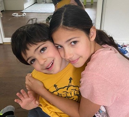  Matt Gutman and his wife Daphna Venyige Gutman shared two kids Libby and Ben Gutman from their marital bond.