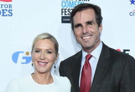 Bob Woodruff married his wife, Lee McConaughy in September 1988.
