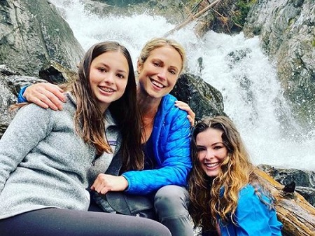 Ava McIntosh (right) with her mother Amy Robach and younger sister Analise McIntosh (sister).