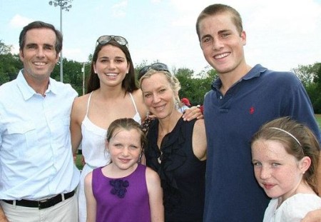 Bob Woodruff is the father four kids.