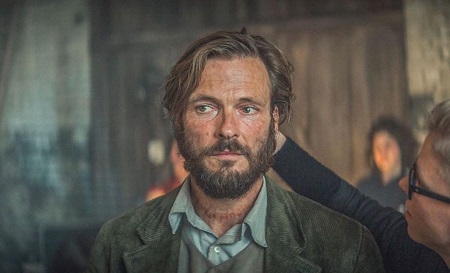 Andreas Pietschmann Plays as The Stranger In Dark