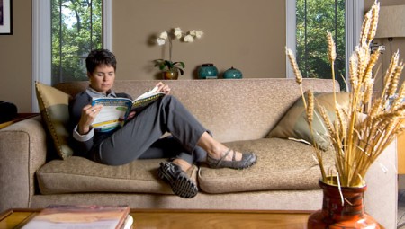 Demetria Kalodimos' net worth is $5 million.