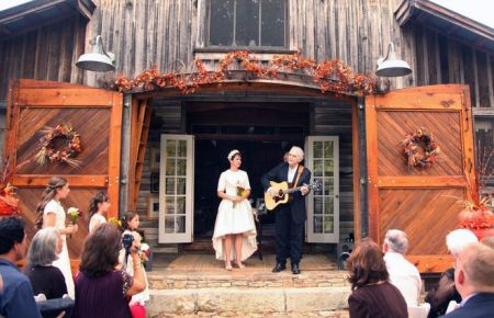 Demetria and her husband, Verlon has been married since 2008.