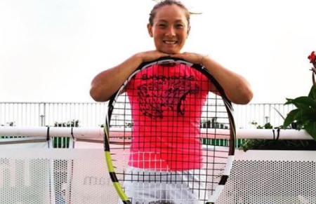 Tara Moore's net worth is $400,000.