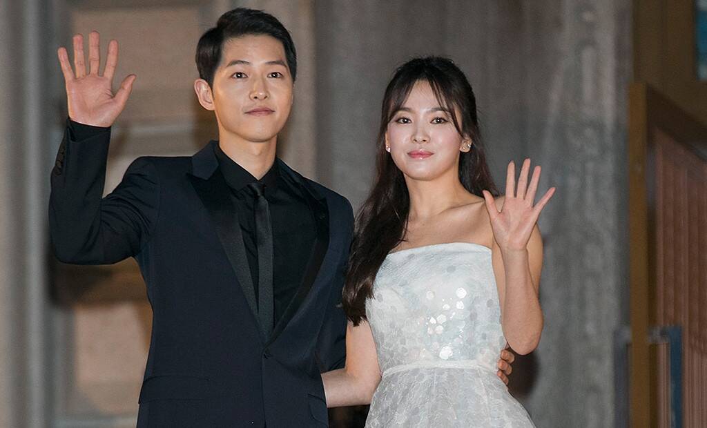 Joong-Ki was living a happy married life with his ex-wife Hye-Kyo before they divorce in 2019.