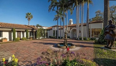 The James family mansion located in Los Angeles.