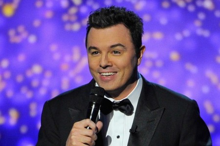 Seth MacFarlane is single and is unmarried.