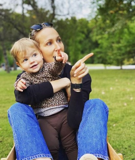 Lauren Glaser's Son With Her Sister, Nikki Glaser