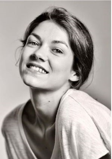 Olivia Ross Is Reportdely Single Woman