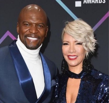 erry Crews and Rebecca King-Crews are married since July 29, 1989.