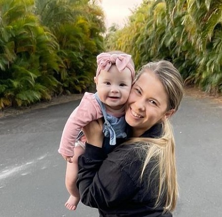 Beautiful mother-daughter duo, Bindi Irwin and Grace Irwin Powell.