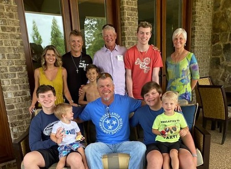 Chipper Jones with his wife, Taylor, children, and other family members. 