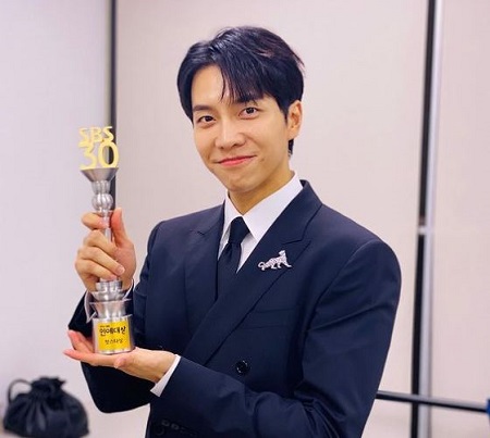  The SBS Award-winning singer, actor, Lee Seung-gi has an estimated net worth of around $1.5 million.