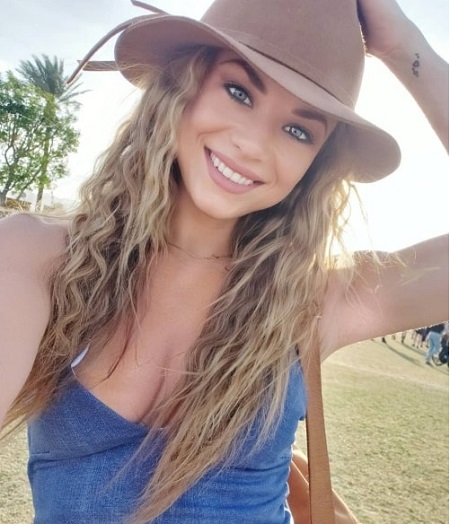 Nikki Leigh is Possibly Single At The Moment