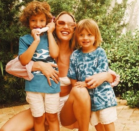 Candice Swanepoel Has Two Sons, Anacan&nbsp;and Ariel Nicoli
