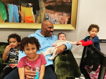 Steve Harvey with her four grandchildren, born via his and Marjorie's son Jason and Amanda Harvey's marital affair.