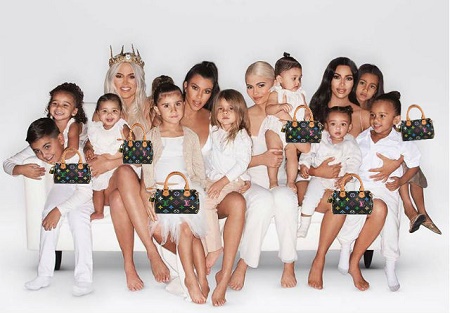 Penelope Scotland Disick's Captured The Family Photo With Her Siblings, Mother, Cousins and Aunties