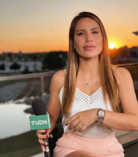 Lindsay Casinelli's Now Serving For Contact Deportivo at TUDN