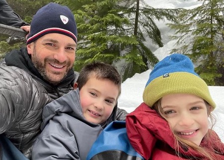 Dave Bugliari with his two adorable kids, Milo Thomas (son), and Elizabeth Dylan (daughter).