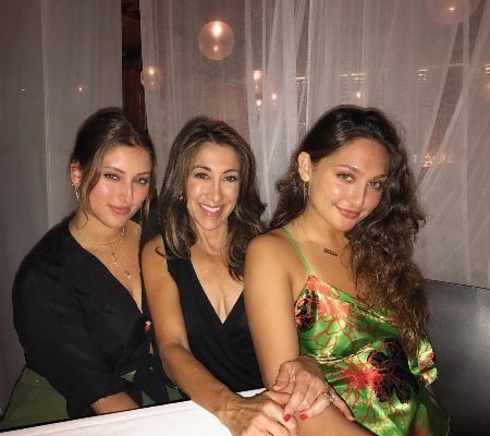 Glenna Milberg and her daughters.