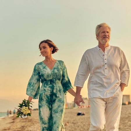 Stanwood and Froelich's wedding anniversary celebration on the beach side.