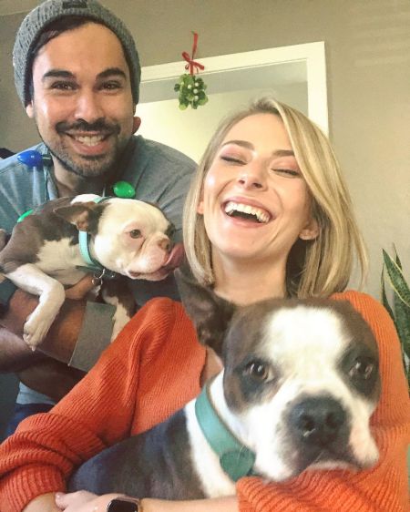 Olivia DeGennaro and her boyfriend, Julian Olivas possess two pet dogs, Willow and Mo. How old is Olivia? Know her age!