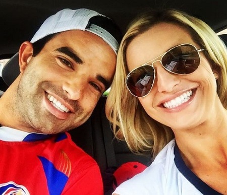  The sports journalist Sophia Minnaert with her brother Alex Minnaert.