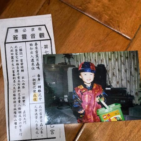 Sharing his lunar new year gift as a fortune from his mother.