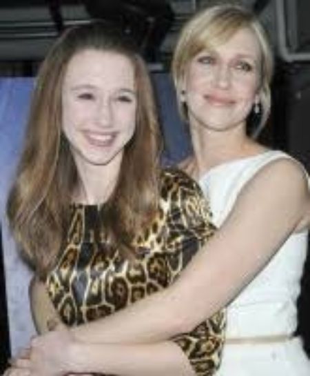 Laryssa Farmiga's older sister, Vera Farmiga and younger sister, Taissa Farmiga at the premiere of Bates Motel. Know more about Laryssa's siblings.