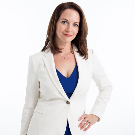 Anna Edwards is setting the agenda for the business day ahead with her co-anchor, Mark Barton at Bloomberg TV. What is Anna's age as of 2021?