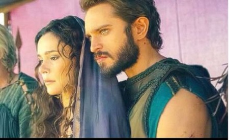 Helen of Troy and Prince Alexander Shared The Love Romance On Troy: Fall of a City